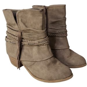 Jellypop Adilene Western Boho Style Boots Brown Tassel Chain Braid Side Zip 8.5